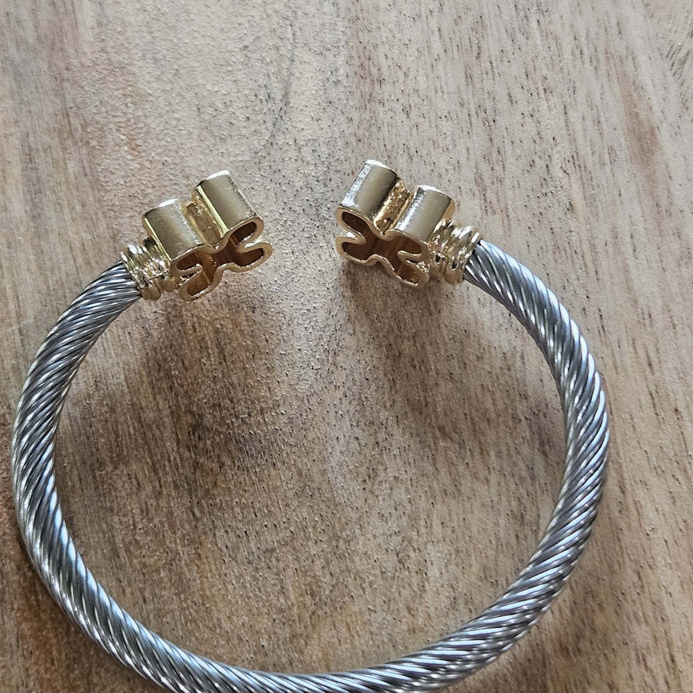 Elegant Gold and Silver Women's Bracelet - Picture 4 of 9